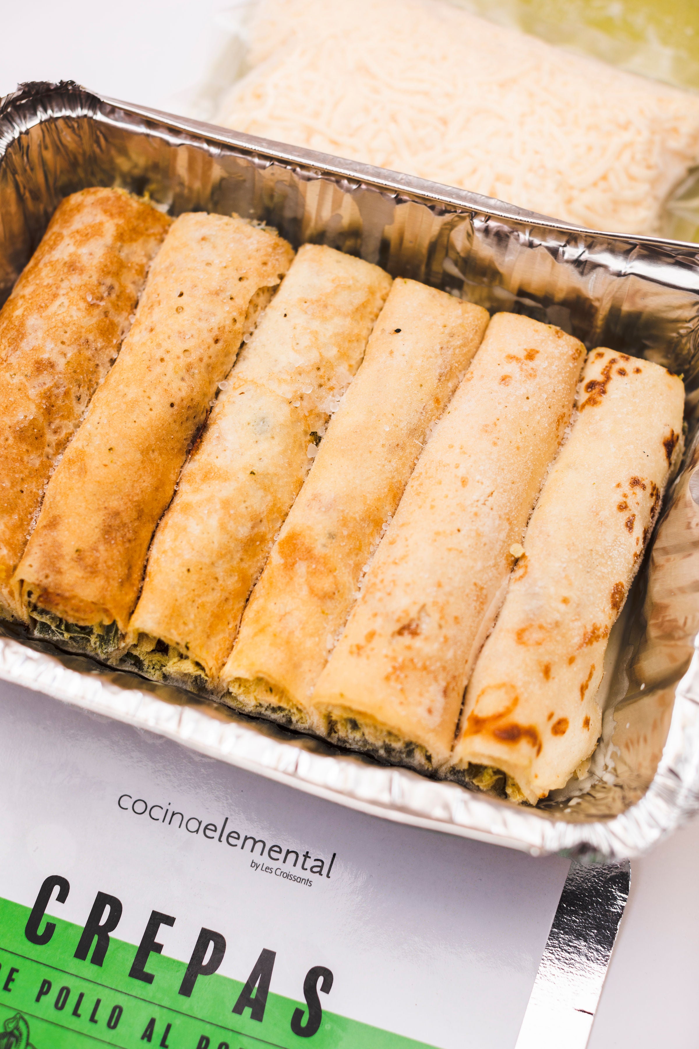 CREPA POLLO CON RAJAS CHICA (SALSA POBLANO)
